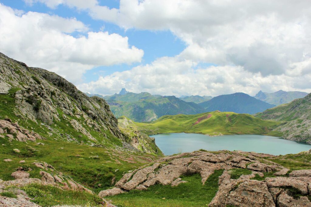 body of water between mountain range